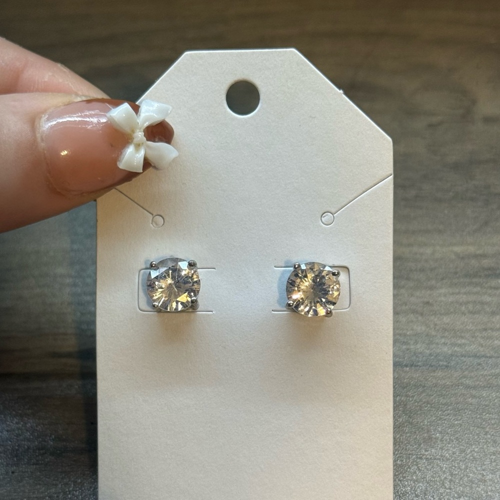 Classic Round Cubic Zirconia Stud Earrings - White/Silver